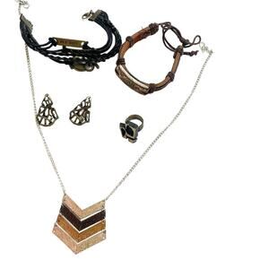 Lot of jewelry necklace bracelets ring and earrings hard metal, wood & leather